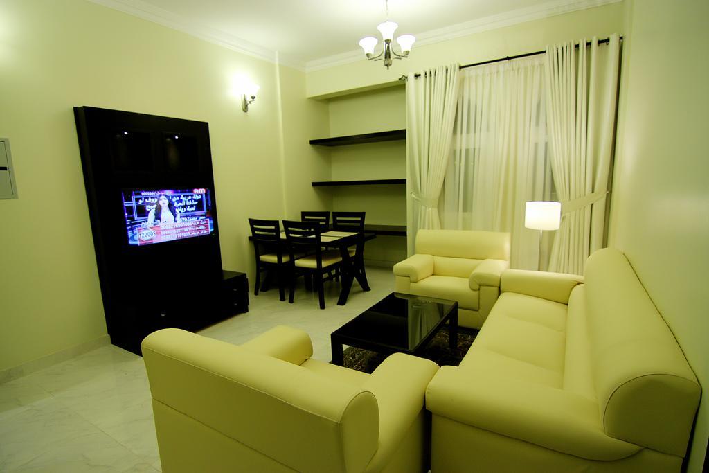 Remas Hotel Suites - Al Khoudh, Seeb, Muscat Стая снимка