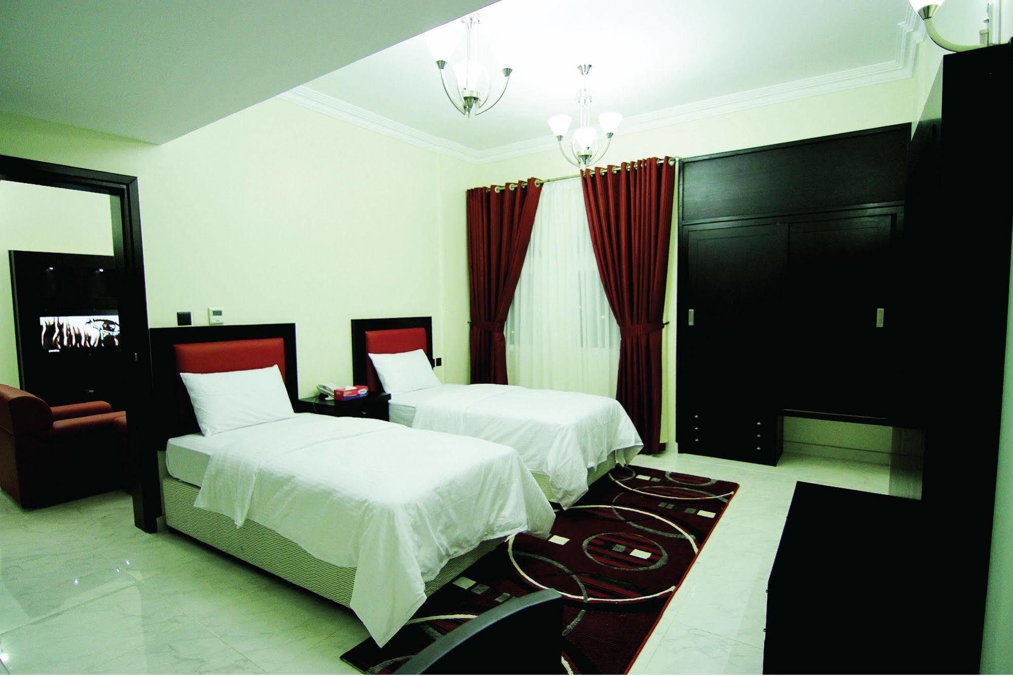 Remas Hotel Suites - Al Khoudh, Seeb, Muscat Екстериор снимка